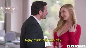 Chồng tôi vừa đi khỏi và cô gái trẻ háo sắc đó đã mời tôi đến nhà cô ấy. Đứa trẻ vẫn còn ở phòng bên cạnh.