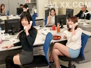 Chị banh lồn ra cho em liếm hạt le nào