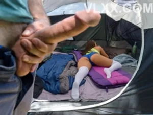 Cô bạn học thời thơ ấu gạ địt tôi ngay trên trường